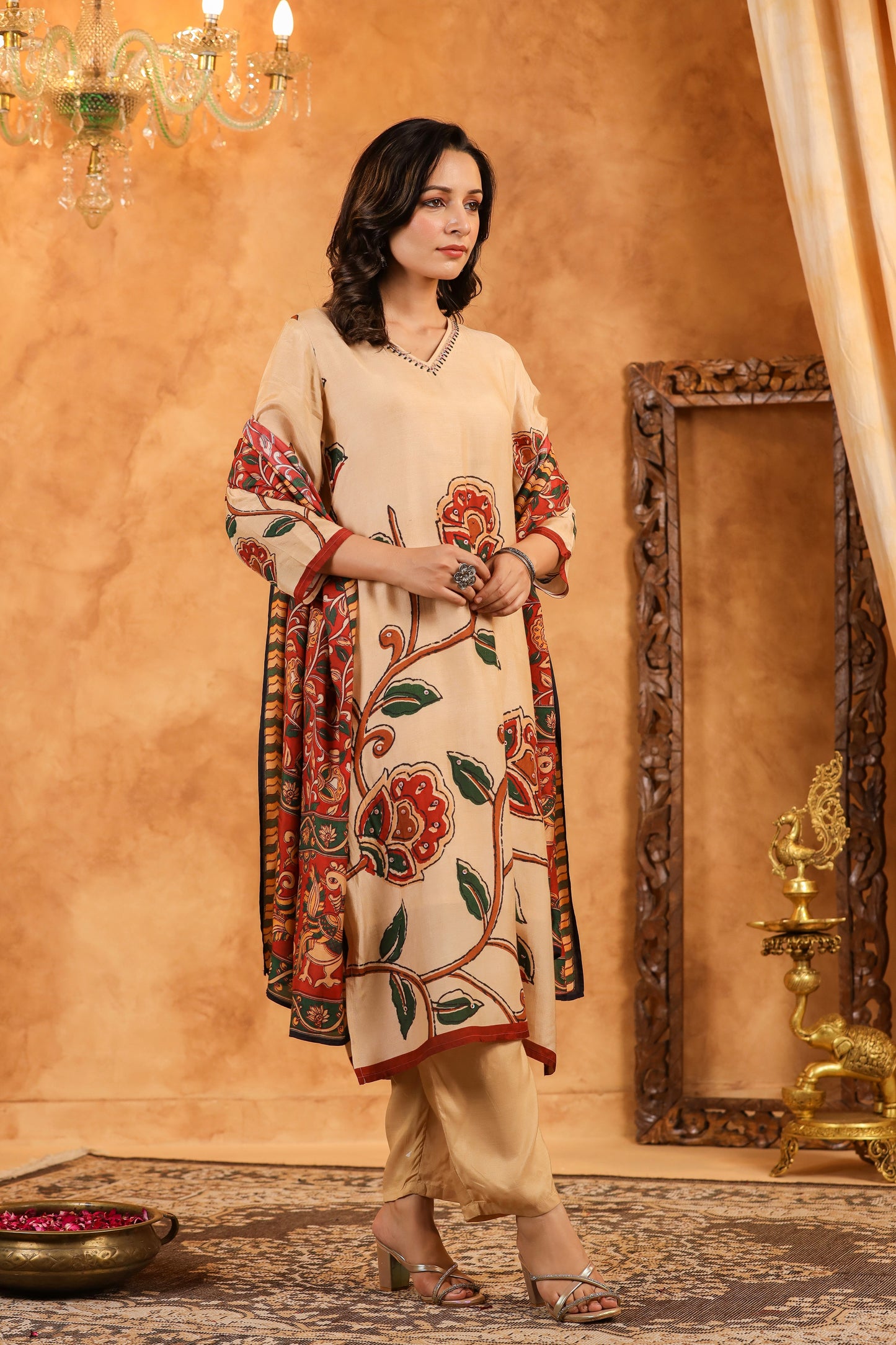 Beige Kalamkari Muslin Suit Set