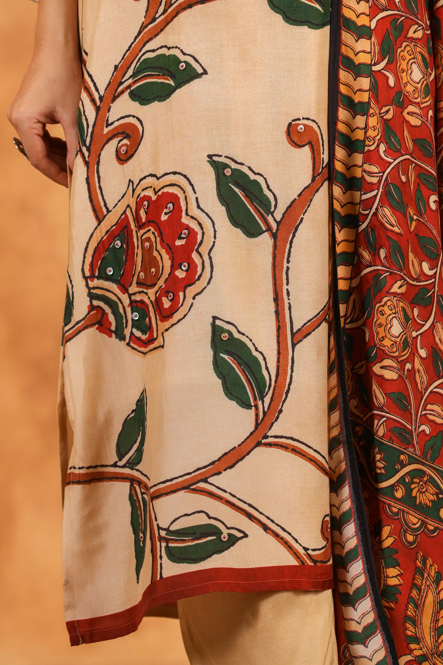 Beige Kalamkari Muslin Suit Set