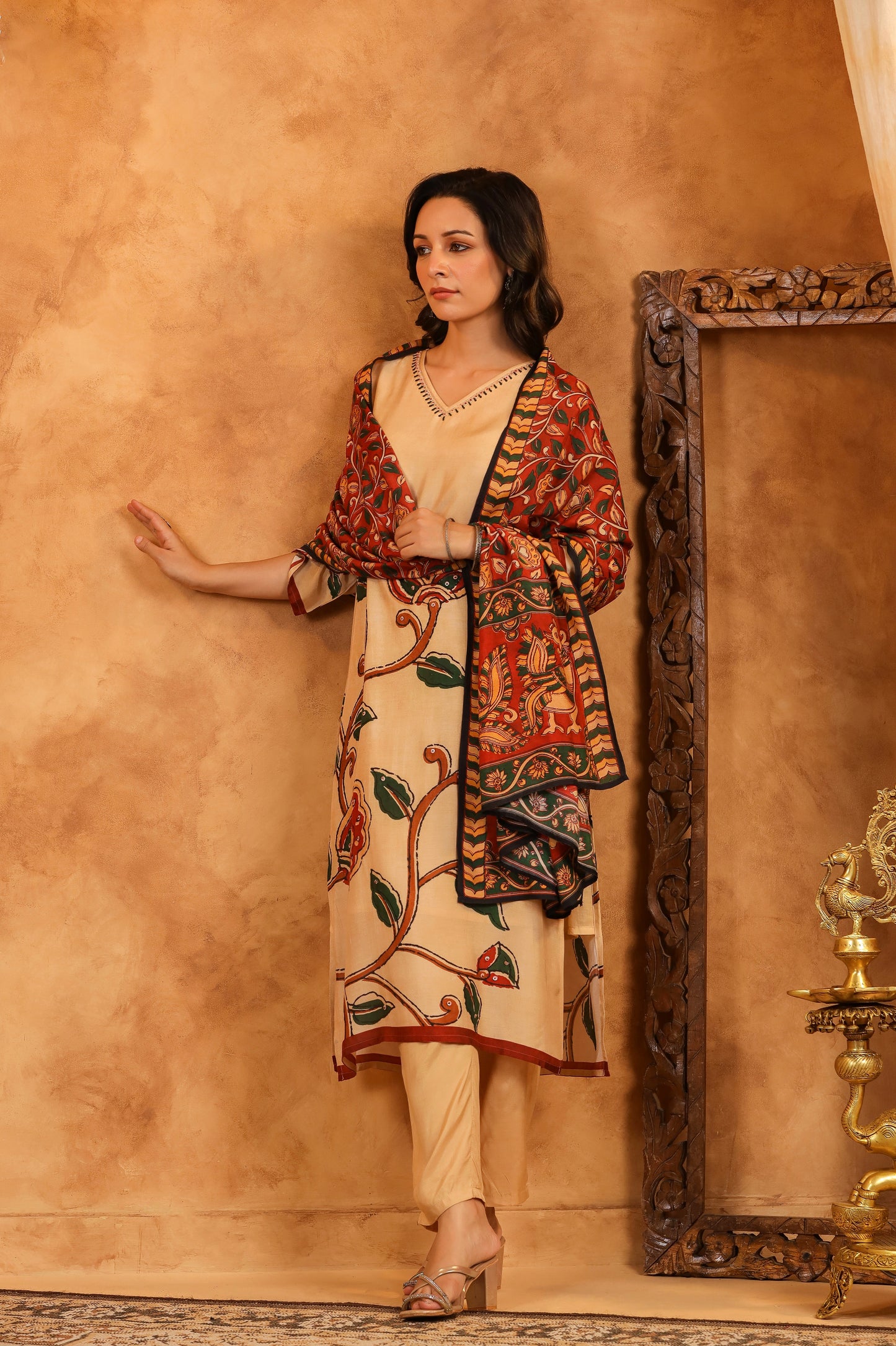 Beige Kalamkari Muslin Suit Set