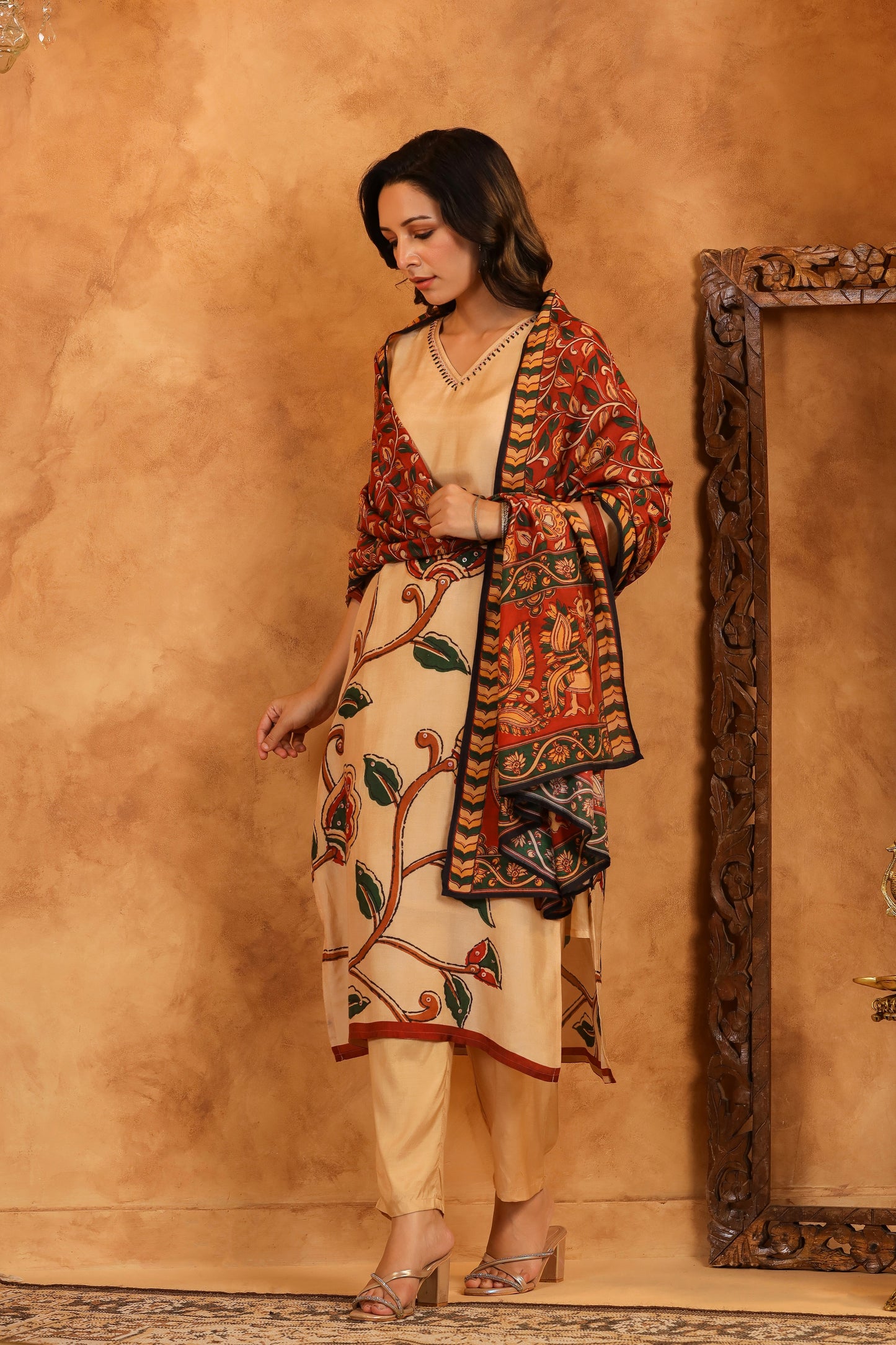 Beige Kalamkari Muslin Suit Set